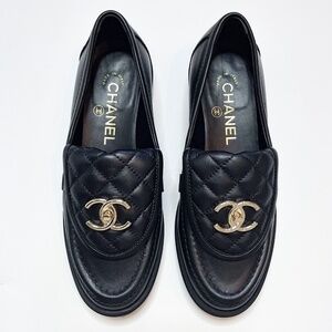 LAST CHANCE❗CHANEL Quilted CC Turn Lock Loafer 36C Black Leather Gold Hardware
